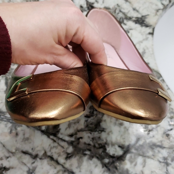 NWOT Bronze and Gold Flats - Picture 6 of 6